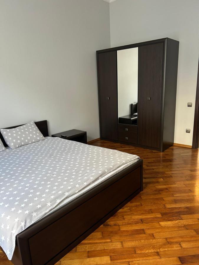 Apartment On Centre Lviv Eksteriør bilde