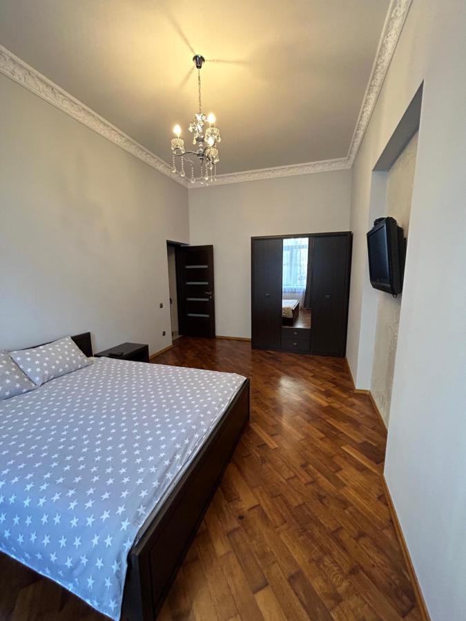 Apartment On Centre Lviv Eksteriør bilde