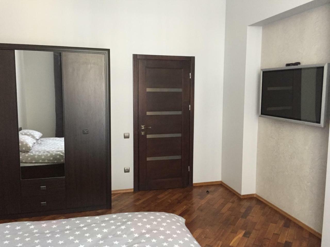 Apartment On Centre Lviv Eksteriør bilde